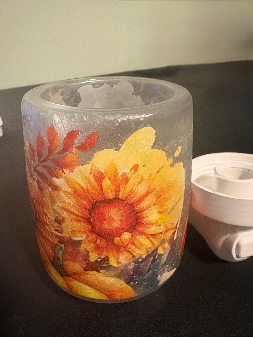 Sunflower Glass Wax Warmer Plug In - Picture 2 of 3